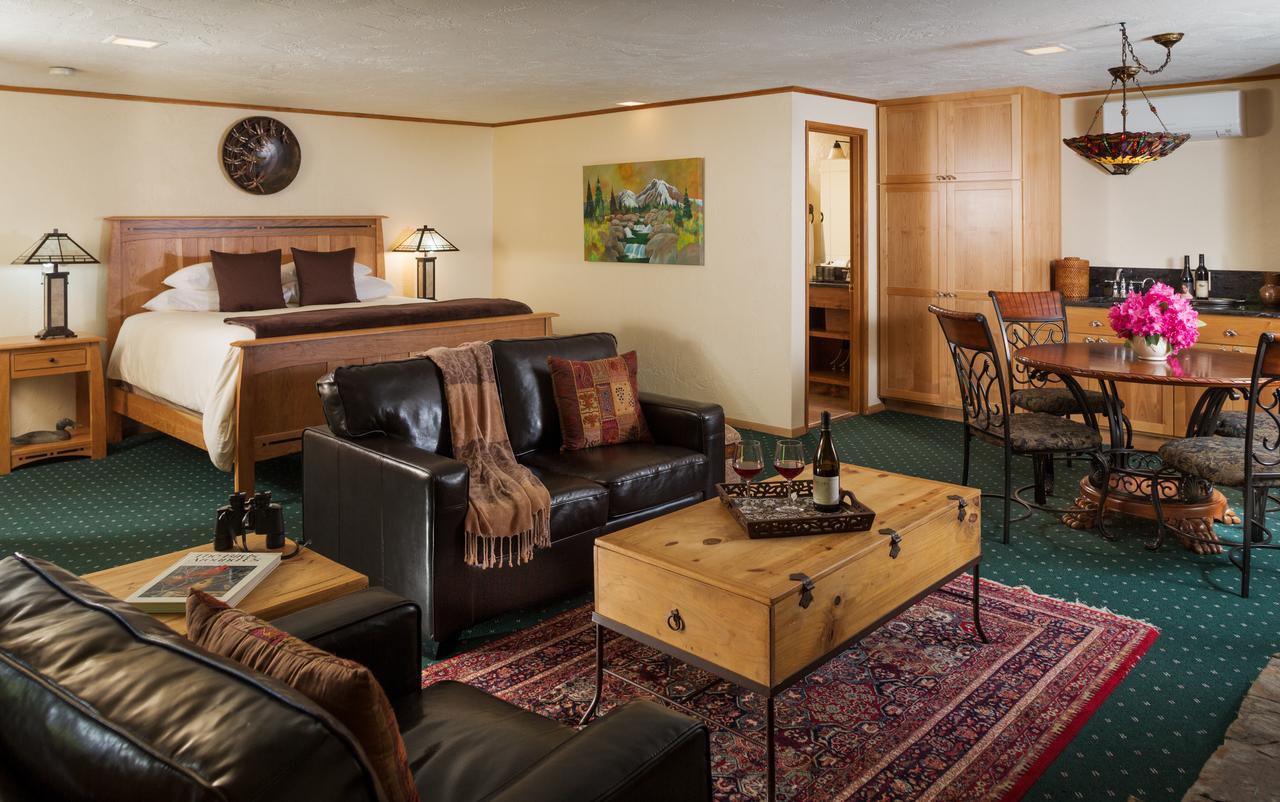Lodge Eagle Rock